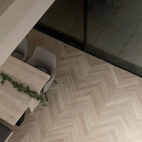 Karndean UK & Ireland | Love an understated backdrop 👏✨  Our Dutch Limed Oak offers a perfect taupe wash to @ournorfolkselfbuild_ 's decor.  📸 Dutch Lime... | Instagram Dutch Limed Oak Karndean, Limed Oak, 2023 Love, March 7, Hallway, Stairs, Lounge, Instagram