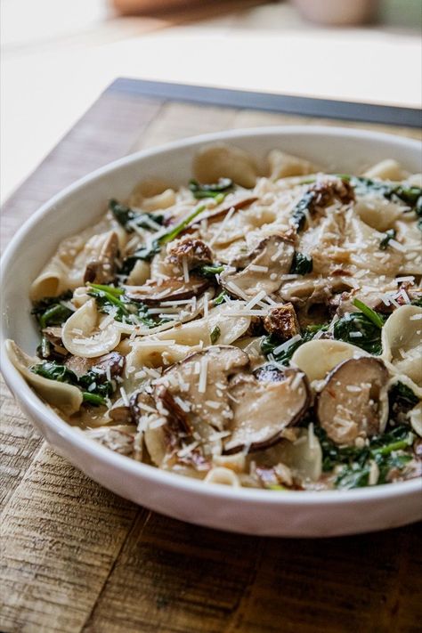 Creamy Sun-Dried Tomato Pasta Prime Rib Recipe Easy, Recipes For Big Families, Leftover Prime Rib Recipes, Grilled Broccolini, Sun Dried Tomato Pasta, Easy Finger Foods, Easy Taco Recipes, Chicken Mushroom Recipes, Dinner Favorites