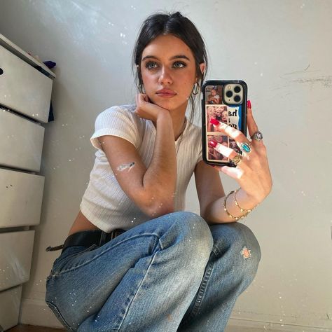 Brooke❤️Flecca on Instagram: “Pout game 💯” Self Taken Photoshoot Ideas, Mirror Selfie Face, Cool Selfies, Mode Ulzzang, Look Grunge, Pose Fotografi, Shotting Photo, 사진 촬영 포즈, Selfie Poses Instagram