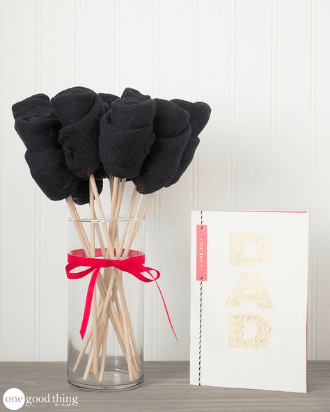 Sock Bouquet, Mans Day, Homemade Gifts For Dad, Manly Gifts, Man Bouquet, Diy Money, Socks Gift, Cool Gift Ideas