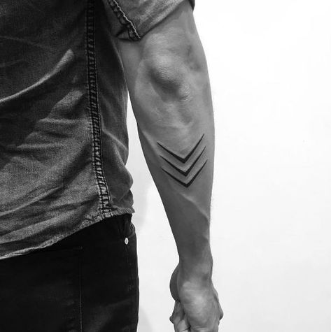 Maori Tattoo Frau, Chevron Tattoo, Mens Arrow Tattoo, Herren Hand Tattoos, Tricep Tattoos, Tattoo Band, Forearm Band Tattoos, Small Forearm Tattoos, Muster Tattoos