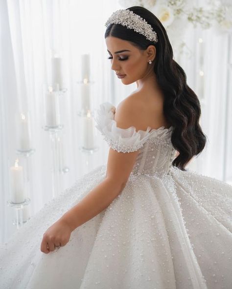 Wedding Princess Hair, Princess Hair Wedding, Bridal Hairstyles With Crown, Crown With Veil, High Collar Wedding Dress, Bride Hairstyles With Veil, Wedding Hairstyles With Crown, Bridal Accesories, Half Up Wedding Hair