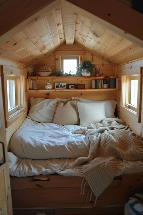 25 Ingenious Tiny House Bedroom Ideas for Compact Living Tiny Home Bedroom Ideas, Mini Cabin Ideas, Tiny House Loft Bedroom, Tiny House Bedroom Ideas, Tiny Guest Room, Rustic Tiny House, Tiny Loft, House Bedroom Ideas, Tiny House Bedroom