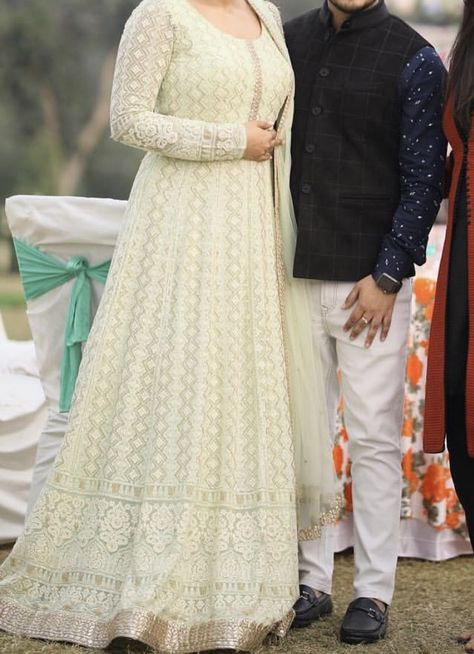 White Chikankari Anarkali, Gown Dress Indian, Anarkali Dress For Wedding, Walima Ideas, Cream Anarkali, Gown Pakistani, Long Anarkali Dress, Gowns Dresses Indian, Patiyala Salwar