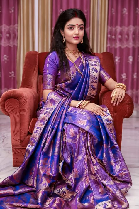 Reception Saree Look, Reception Looks, Mekhela Chador, Saree Styling, Reception Saree, Indian Bride Makeup, Bridal Sari, Bengali Saree, Bengali Bridal Makeup