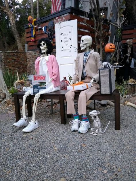 Funny Skeleton Poses Halloween, Halloween Skeletons Yard Funny, Skeleton Bulletin Board, Skelly Ideas, Funny Skeleton Poses, Skelton Ideas, Skeleton Posing, Skeleton Decorations Outdoor, Skeleton Scenes