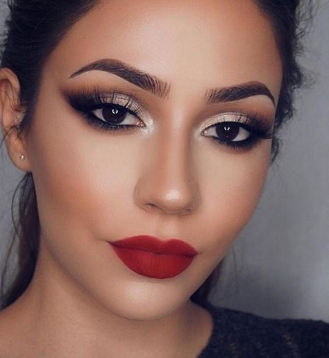 Xmas Makeup, Black Smokey Eye Makeup, Saving Face, Red Lips Makeup Look, Red Quince, Black Smokey Eye, Makeup Hacks Beauty Secrets, Red Dress Makeup, Red Lip Makeup