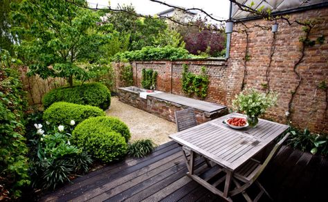 10 Garden Ideas to Steal from Belgium, Espaliered fruit trees in Antwerp walled garden Belgian Garden, Walled Courtyard Garden, French Courtyard, Provence Garden, Townhouse Garden, Walled Courtyard, Courtyard Gardens, Small Courtyards, Garden Vines