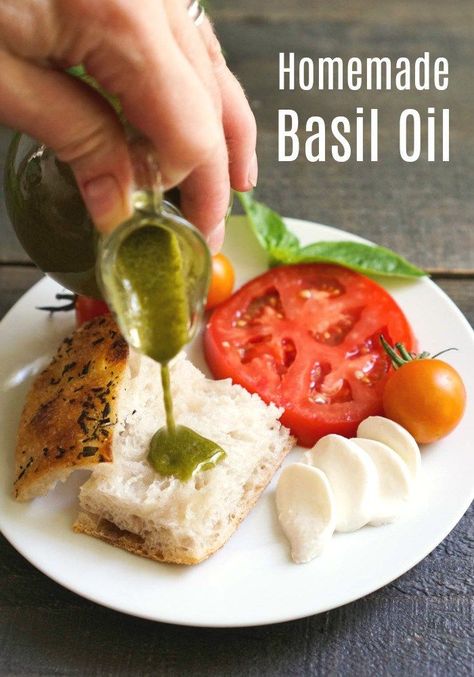 Homemade Basil Oil Recipe from Real Food Real Deals Basil Uses Ideas, Uses For Basil, Recipes With Basil, Bread Dips, Fresh Basil Recipes, Diy Backyard Projects, Basil Pesto Recipes, Beautiful Environment, Basil Oil