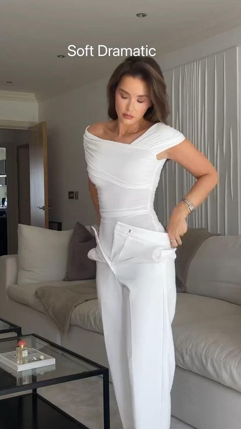 Elegance Dress, Elegant Jumpsuit, Blouse Ideas, Soft Dramatic, Elegant Outfit Classy, Stylish Work Attire, Effortlessly Chic Outfits, Classy Work Outfits, Classy Casual Outfits