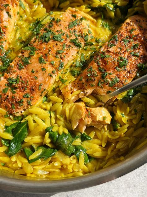 One-Pan Creamy Coconut Orzo and Salmon - Something Nutritious Something Nutritious Salmon, Health Fish Recipes, Orzo And Salmon Recipes, Autumn Salmon Recipes, Coconut Salmon Recipes, Coconut Orzo, One Pan Salmon And Orzo, Salmon And Orzo Recipe, Fish And Veggie Recipes