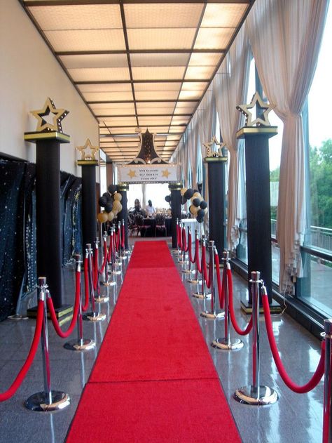 Red Carpet Red Carpet Entrance Events, 007 Prom Theme, Prom Entrance Ideas, Red Carpet Prom Theme, Prom Ideas Theme, Hollywood Prom Theme, Prom Entrance, Hollywood Theme Prom, Hollywood Theme Decor