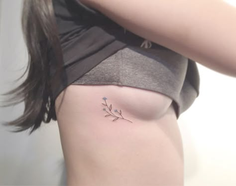 Hase Tattoos, Tattoos For Women On Thigh, Mandala Rose Tattoo, Underboob Tattoo Designs, Rib Tattoos For Women, Small Girly Tattoos, Hidden Tattoos, Tattoo Line, Underboob Tattoo