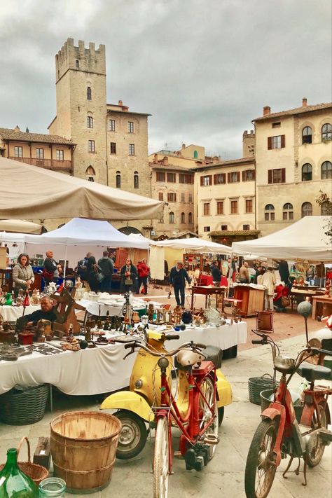 Uncover treasures at Arezzo's Antique Market! Explore stalls filled with vintage furniture, unique collectibles, and rare finds. Immerse yourself in history as you discover antique jewelry, classic artworks, and intriguing books. Engage with passionate vendors and indulge in local delicacies. A must-visit for antique enthusiasts seeking a glimpse into Italy's rich heritage. Trip Moodboard, Arezzo Italy, Stylish Luggage, Summer In Italy, Art Masterpieces, Furniture Unique, Umbria Italy, Classic Artwork, Jewelry Classic