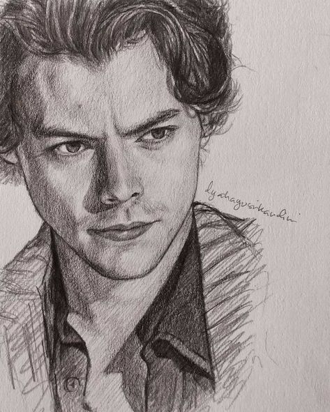 Every Women Should Read, Soulmate Reading, One Direction Drawings, One Direction Art, Harry Styles Drawing, Animation Art Sketches, Sketchbook Drawings, Art Sketches Pencil, Celebrity Drawings