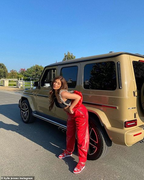 Kylie Jenner Car, Kylie Jenner Daily, Kylie Jenner Outfits Casual, Stile Kylie Jenner, Kylie Jenner Photoshoot, Kylie Jenner Photos, Looks Kylie Jenner, Trajes Kylie Jenner, Kylie Baby