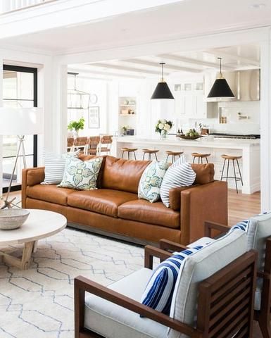 Leather Couches Living Room, Modern Farmhouse Living Room Decor, Leather Living Room Furniture, Leather Couches, Couches Living, Farmhouse Living Room Furniture, Farmhouse Living Room Decor, Sala Grande, Modern Farmhouse Living