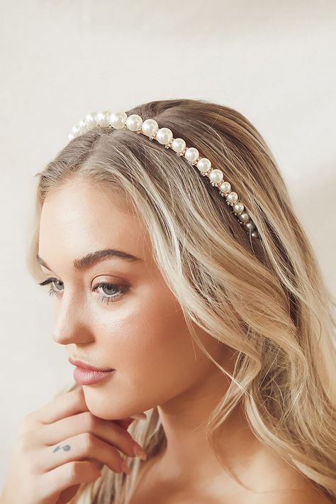 20 Incredibly Easy and Chic Hairstyles for Thanksgiving - College Fashion Wedding Headband Pearls, Wedding Hairstyles With Pearl Headband, Wavy Wedding Hair With Headband, Pink Formal Hair Accessories, Wedding Headband Hair Down, Bridal Headband With Hair Down, Pearl Headband Hairstyles, Wedding Hair With Headband, Greece Hair