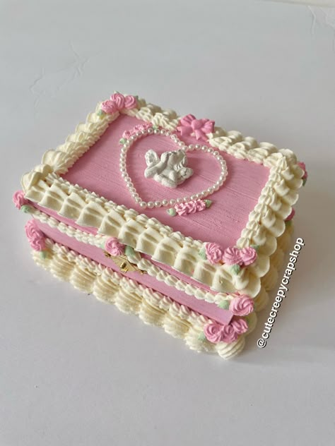 Cherub fake cake vintage cake Fake Cake Square, Cakes Boxes Design, Cute Clay Box Ideas, Fake Cake Aesthetic, Cake Jewellery Box Diy, Cake Clay Art, Cake Box Design Creative, Cake Jewelry Box Diy, Trinket Boxes Diy