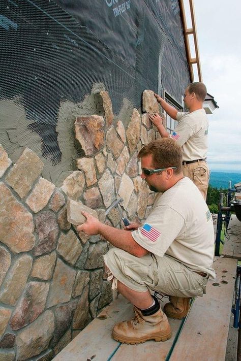 Diy Stone Wall, Stone Cladding Exterior, Rock Siding, Building A Stone Wall, Faux Stone Veneer, Stone Walls Garden, Natural Stone Cladding, Stone Wall Design, Stone Wall Cladding