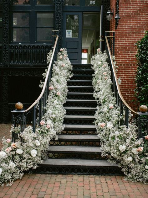 Romantic Courtyard, Wedding Stairs, Brownstone Townhouse, Wedding Staircase, Wedding Flower Trends, Wedding Checklists, Aisle Flowers, 2025 Wedding, Beautiful Wedding Venues