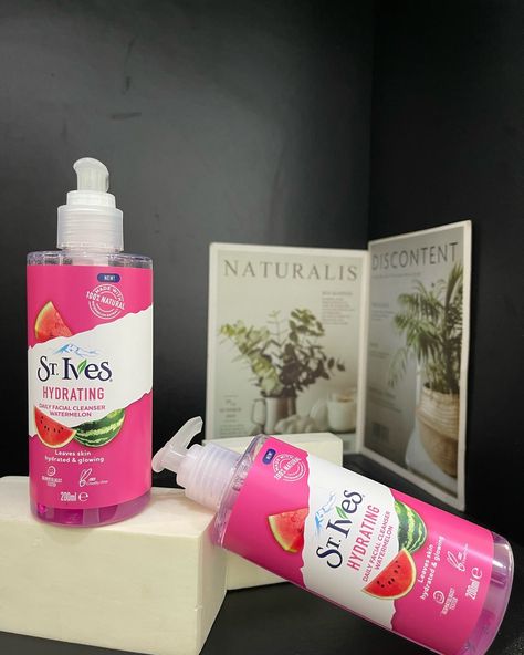 St Ives watermelon hydrating daily facial cleanser . . . To order . . ———————————— Whatsapp (click the link on bio) or call 08034594452 ___________________ Store walk in . . 📍 119, nta mgbuoba road by location junction flyover, beside rccg Passover parish, port harcourt rivers state . . . #skincarecommunity #skincare #skinglow #facewash #cleanser Watermelon Leaves, Daily Facial Cleanser, Port Harcourt, St Ives, Passover, Facial Cleanser, Face Wash, Glowing Skin, Click The Link