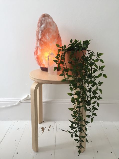 12kg natural Himalayan salt lamp❤️ Salt Lamp Decor, Rock Lamp, Meditation Corner, Zen Room, Salt Lamps, Himalayan Salt Lamp, Therapy Room, Massage Room, Salt Lamp