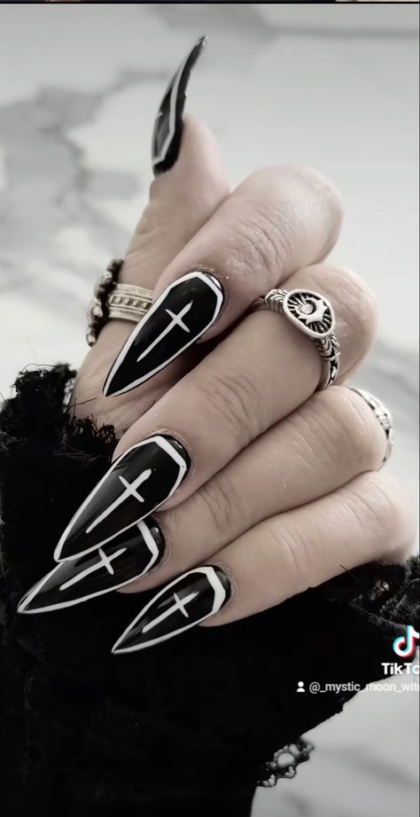 Horror Nails, Holloween Nails, Witchy Nails, November Nails, Punk Nails, Gothic Nails, Goth Nails, Grunge Nails, Almond Shape