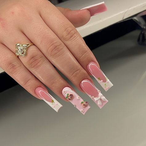 Nail Art Inspiration Square Latina Nails, Nail Inspired, 17 Birthday, Simple Acrylic, Acrylic Nails Coffin Pink, Long Square Acrylic Nails, Her Nails, Unique Acrylic Nails, Nail Swag