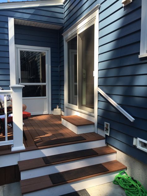 Dark Blue House Exterior With Wood, Navy Blue House Exterior, Blue House White Trim, Blue Siding House, Dark Blue House Exterior, Navy Blue Houses, Light Blue Houses, Dark Blue Houses, Siding Decor