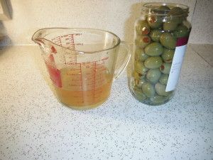 Make your own olive brine for martinis...if you are like me, you currently have 6 bottles of olives with no juice in the fridge... How To Make Brine, Dirty Martini Recipe, Alcohol Mixers, Olive Brine, Martini Olive, Iodized Salt, Martini Olives, Olive Jar, Brine Recipe