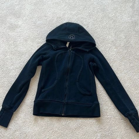 Lululemon Scuba Hoodie in Black Size 10 Twd Fashion, Hijabi Fits, Lululemon Scuba Hoodie, Scuba Hoodie, Lululemon Scuba, Me Now, Poshmark Lululemon, Travel Essentials, Lululemon Athletica