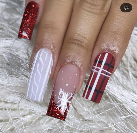 Christmas Nail Designs Acrylic, Pedi Designs, Christmas Sweater Nails, Xmas Nail Designs, Nail Pics, Hippie Nails, Diy Acrylic Nails, Cute Christmas Nails, Christmas Nails Easy