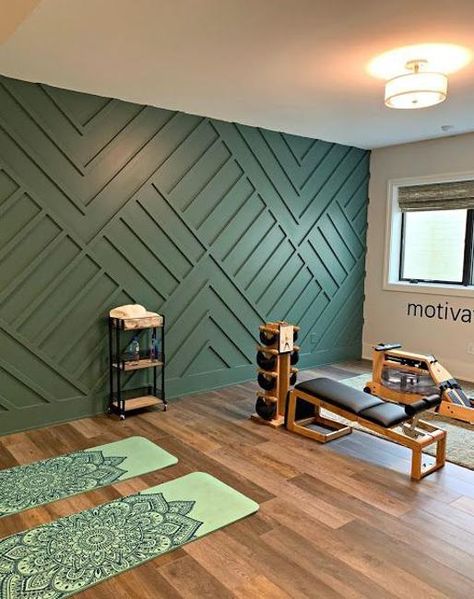 Latest Trends in Accent Wall Designs: Geometry, Modern Color, Texture Architecture Restaurant, Workout Room Home, Accent Wall Designs, Thrifty Decor Chick, Gym Room At Home, Home Gym Decor, Accent Walls In Living Room, Home Gym Design, Thrifty Decor