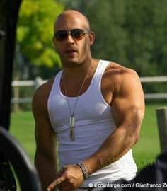 I love a wife beater t shirt, when it is on Vin Diesel Vin Diesel Workout, Wild Speed, Chaning Tatum, Josh Henderson, Dominic Toretto, Leading Men, Michelle Rodriguez, Fast Furious, Vin Diesel