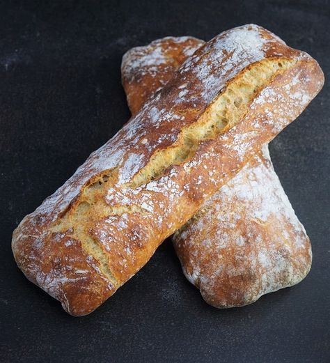 Old French Bread Recipes, Types Of Italian Bread, Italian Sourdough Bread Recipe, Easy Ciabatta Bread, Ciabatta Loaf, Italian Breads, Ciabatta Bread Recipe, Italian Bread Recipes, Baguette Recipe