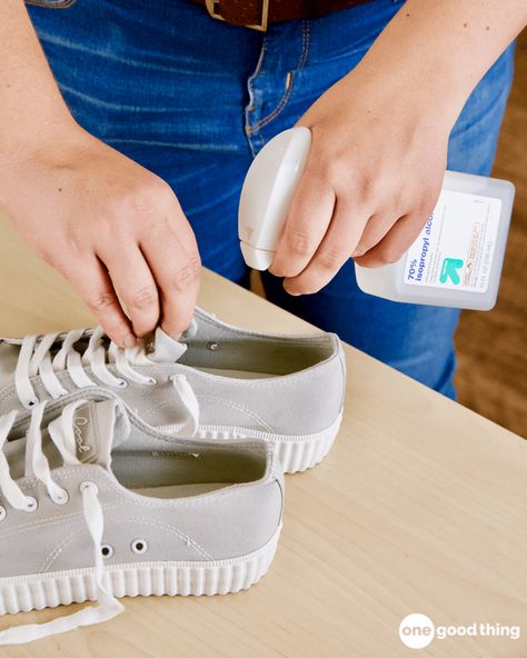 This Is How To Remove Odor From Stinky Shoes · One Good Thing by Jillee How To Clean Inside Of Shoes, Shoe Odor Remover, Shoe Deodorizer, Stinky Shoes, Cleaning Naturally, Cleaning Shoes, Smelly Shoes, Clean Baking Pans, Deodorize Shoes