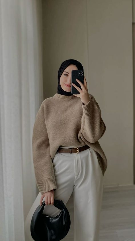 Winter Outfit With Hijab, Winter Fits Old Money, Hijab Winter Outfits Classy, Winter Outfit For Hijab, Modest Old Money Outfits Hijab, Old Money Aesthetic Outfit Hijab, Hijab Outfit Ideas Winter, Autumn Hijab Outfit Ideas, Hijabi Sweater Outfit