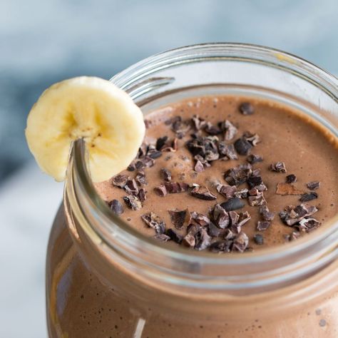 17 High Protein Smoothies Without Protein Powder - Healthy Green Kitchen Peanut Butter Banana Chocolate Smoothie, Protein Smoothies Without Powder, Dessert Shakes, Chia Seed Smoothie Recipes, Banana Chocolate Smoothie, High Protein Breakfast Smoothies, Protein Powder Smoothie Recipes, Healthy Protein Smoothies, High Protein Smoothie Recipes