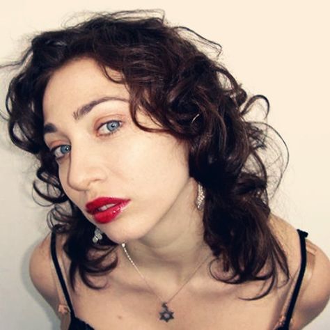 Regina Spektor, Norah Jones, Jewish Women, Lorde, Grow Out, Her Music, Girl Icons, Music Artists, Beautiful People