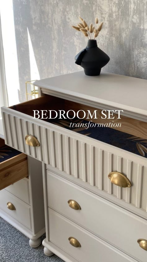 Bedroom Set Makeover, Diy Kast, Cream Bedroom, Wood Bedroom Sets, Bedroom Furniture Makeover, Painted Bedroom Furniture, Refinishing Furniture Diy, Furniture Flipping, Furniture Flip