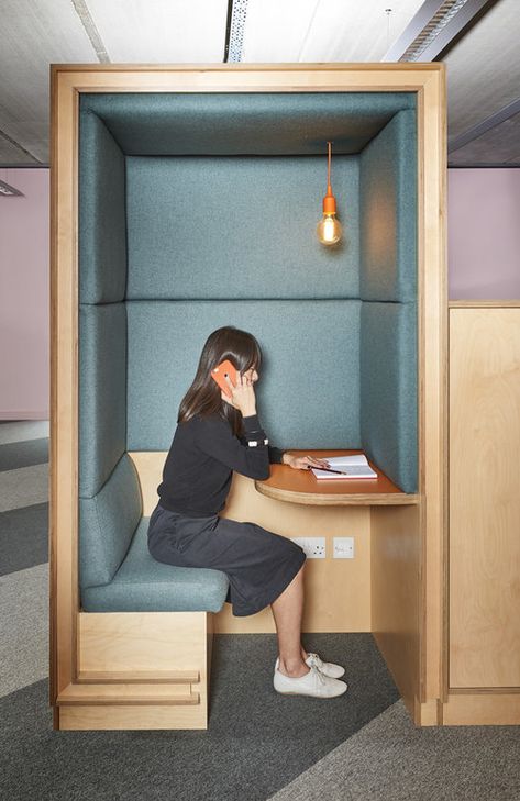 Werkplek Office Booth, Coworking Space Design, Cool Office Space, Corporate Office Decor, Office Pods, Office Space Design, Modern Office Design, Co Working Space, Office Cubicle