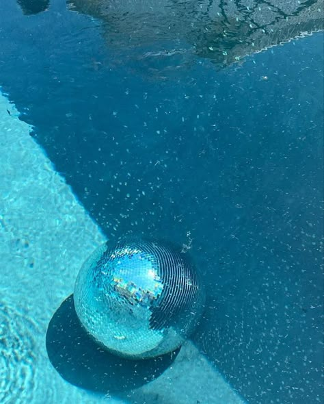 Miami Pool Party Aesthetic, 1980s Pool Party, Pool Disco Ball, Pool Photoshoot At Night, Pool Playlist Covers, Beach 70s Aesthetic, Retro Pool Party Aesthetic, Retro Pool Aesthetic, Disco Beach Party