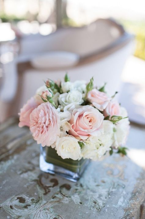 Cheap Wedding Flowers, Unique Wedding Flowers, Wedding Floral Centerpieces, Flower Centerpieces Wedding, Pink And White Flowers, Wedding Flower Arrangements, Wedding Table Centerpieces, Blush Wedding, Bridal Flowers