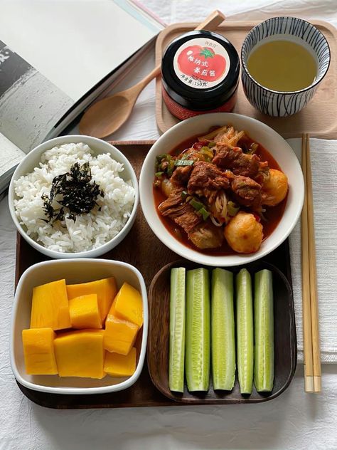 Bento Dinner Ideas, Korean Low Calorie Food, Food Ideas Asian, Asian Food Aethstetic, Japanese Food Lunch, Healthy Korean Food, Christmas Meals, Festive Recipes, Healthy Food Inspiration