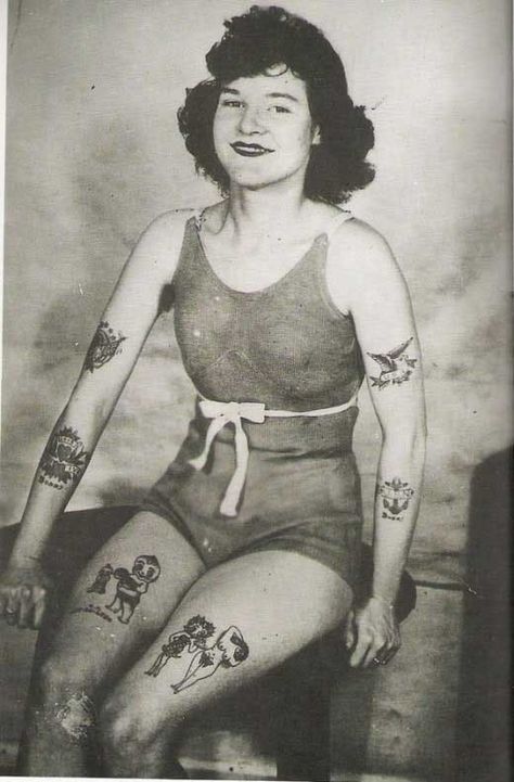 vintage tattooed women Vintage Tattoo Photos, Swimsuit Tattoo, Tattoo Museum, Amsterdam Tattoo, Woman With Tattoos, Tattooed People, Vintage Tattoos, Tattooed Lady, Tattoo Pics