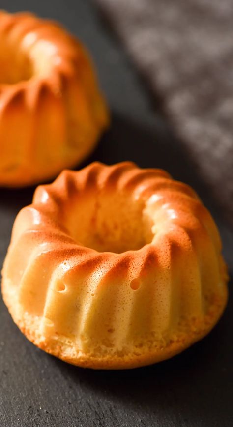 Biscuit De Savoie Recipe (Savoy Cake) Savoy Cake Victorian, French Sponge Cake Recipe, Victorian Desserts, French Cake Recipe, Savoy Cake, Orange Infused Olive Oil, Extra Virgin Olive Oil Recipes, Cranberry Bundt Cake, Bunt Cake Recipe