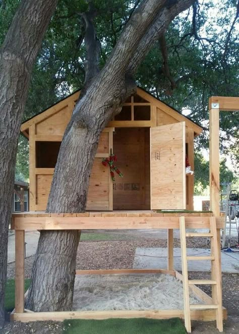 Treehouse Design Architecture, Outdoor Forts, Tree House Ideas, Treehouse Ideas, Treehouse Masters, Playhouse Ideas, Tree House Plans, Tree Fort, Tree House Diy