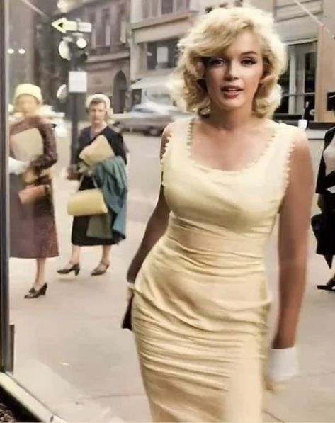 Marilyn Monroe Outfits, Marilyn Monroe Photography, Jean Fashion, Norma Jean Baker, Marilyn Monroe Fashion, New York Minute, Fest Outfits, Marilyn Monroe Photos, Norma Jean