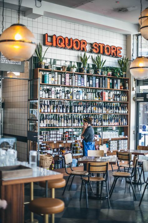 Wine Boutique Shops, Urban Winery, Wine Store Design, Wine Shop Interior, Space Restaurant, Bistro Design, Deli Shop, Wine Boutique, Market Store